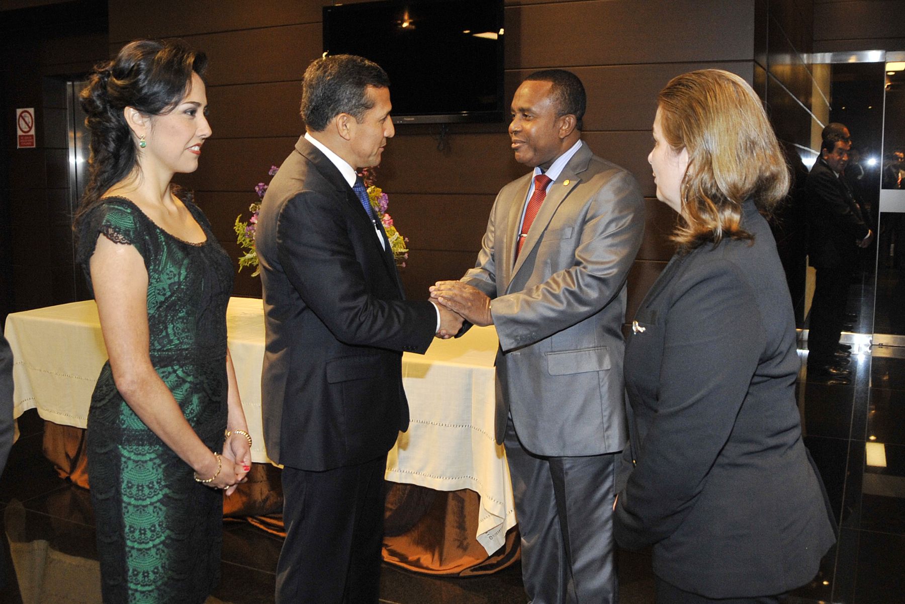 El Presidente de la República, Ollanta Humala Tasso, encabezó la actividad cultural ofrecida en el Gran Teatro Nacional a los Jefes de Estado, Jefes de Delegaciones y Ministros de Relaciones Exteriores e invitados que participan de la III Cumbre ASPA.
Foto: Andina/Prensa Presidencia