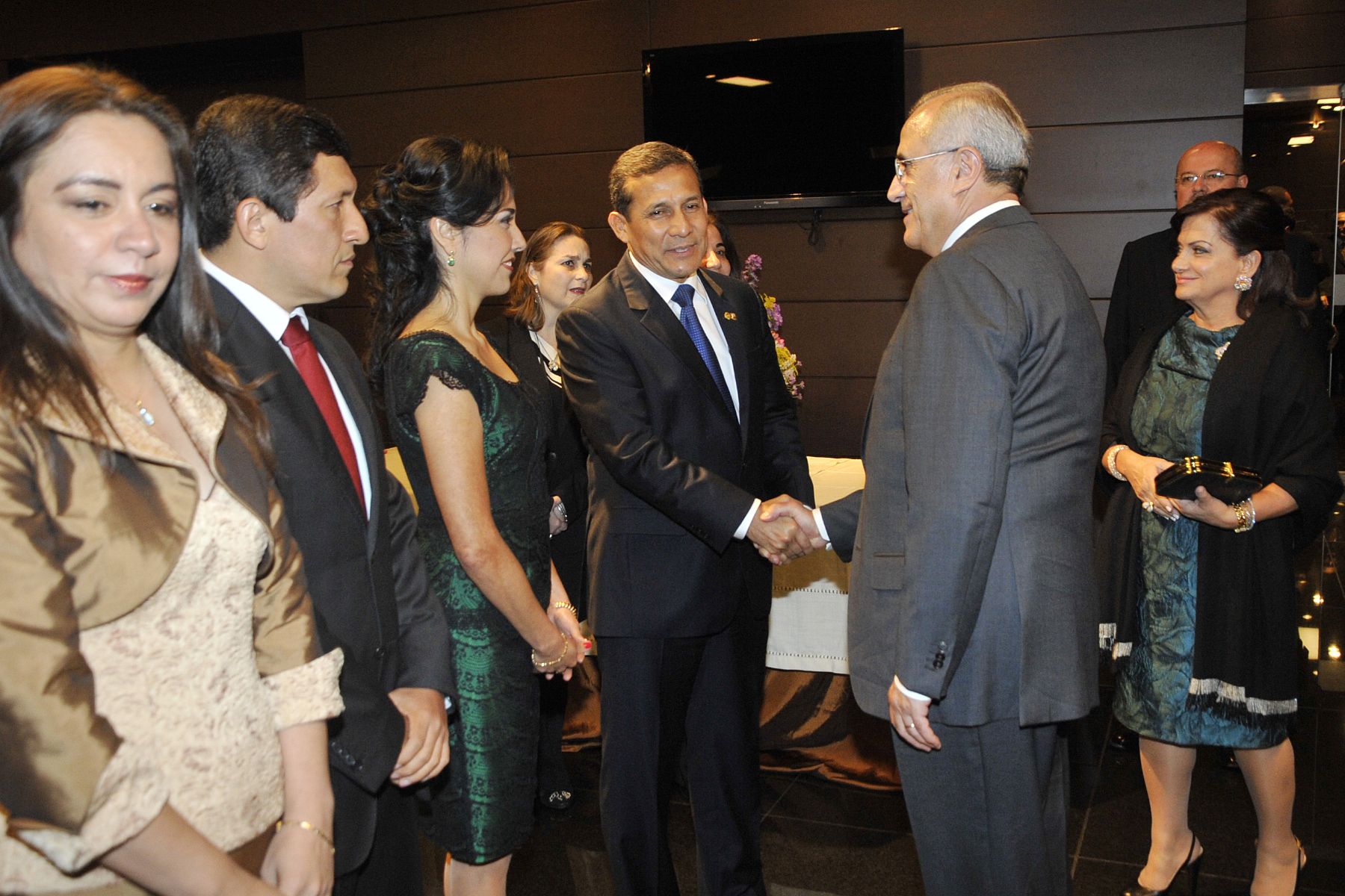 El Presidente de la República, Ollanta Humala Tasso, encabezó la actividad cultural ofrecida en el Gran Teatro Nacional a los Jefes de Estado, Jefes de Delegaciones y Ministros de Relaciones Exteriores e invitados que participan de la III Cumbre ASPA.
Foto: Andina/Prensa Presidencia