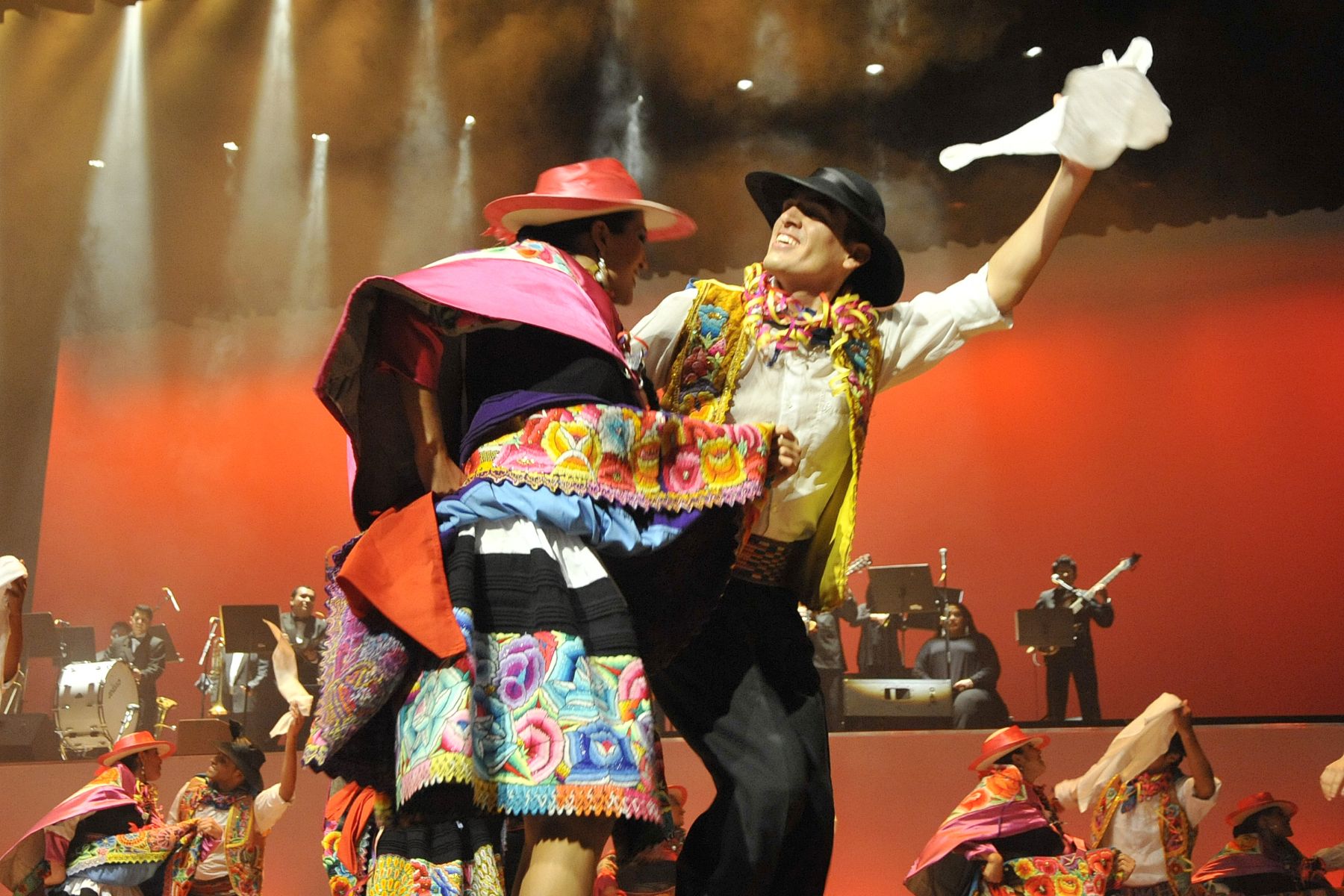LIMA, PERU - OCTUBRE 01. Presidente de la República, Ollanta Humala, encabezó actividad cultural ofrecida en el Gran Teatro Nacional a los Jefes de Estado, Jefes de Delegaciones y Ministros de Relaciones Exteriores e invitados que participan de la III Cumbre ASPA..Foto: ANDINA/Prensa Presidencia