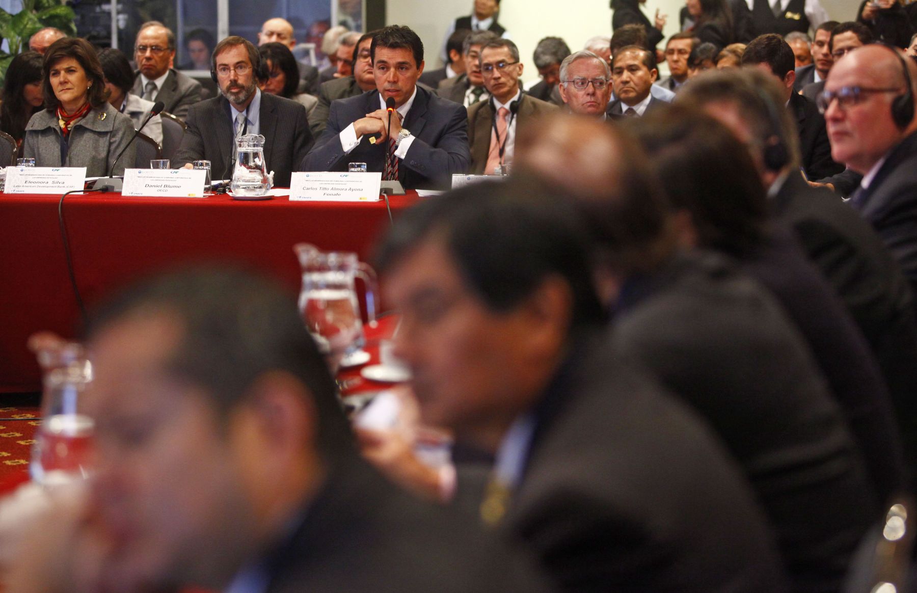 LIMA,PERÚ-OCTUBRE 11.El Director Ejecutivo de FONAFE, Tito Almora Ayona,  expone en II reunión " Red Latinoamericana de Gobierno Corporativo de Empresas Estatales".Foto: ANDINA/archivo.