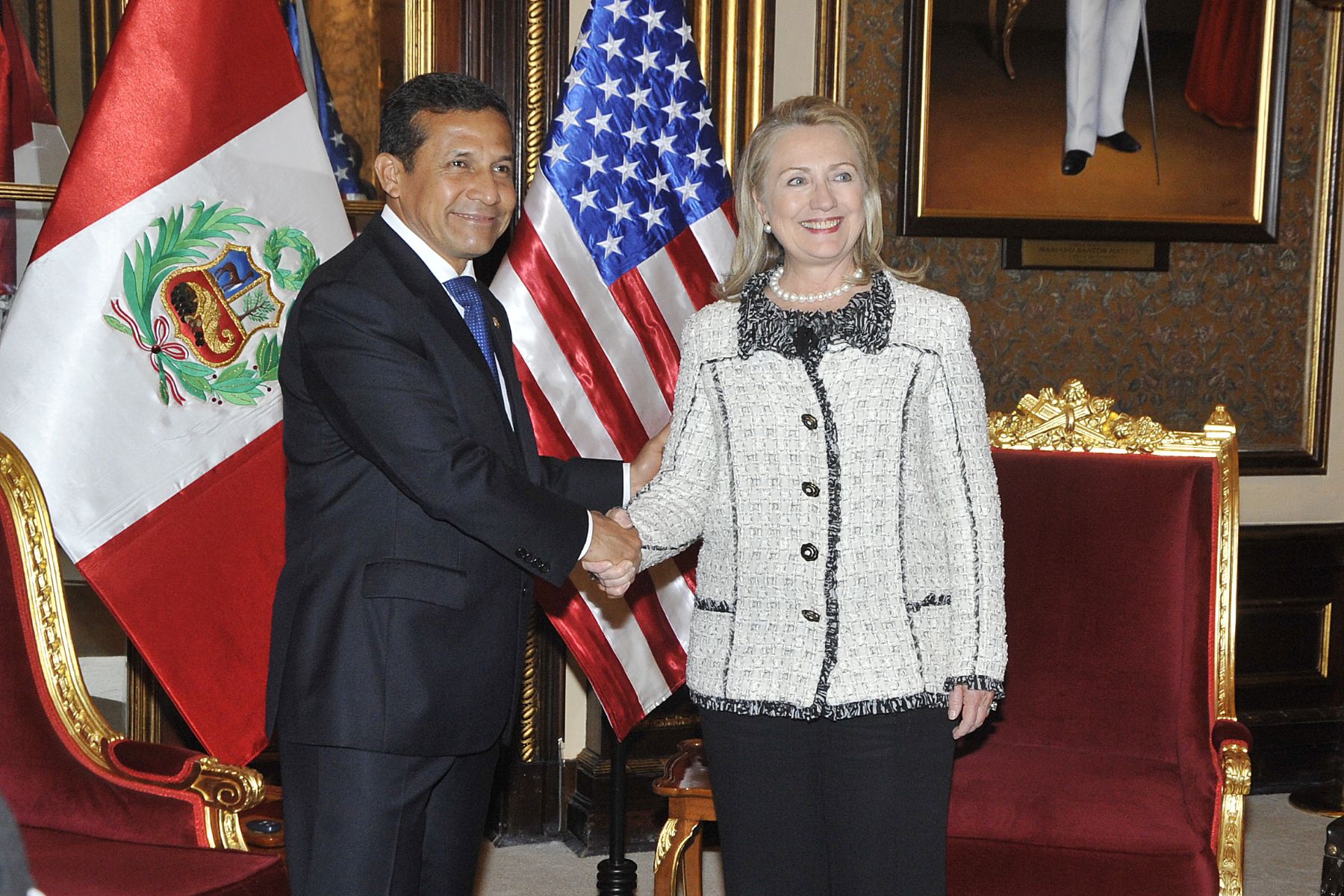 LIMA PERU 15 OCTUBRE Jefe de Estado, Ollanta Humala, recibió en audiencia a Hillary Clinton, Secretaria de Estado de los Estados Unidos
.Foto: ANDINA/Prensa Presidencia