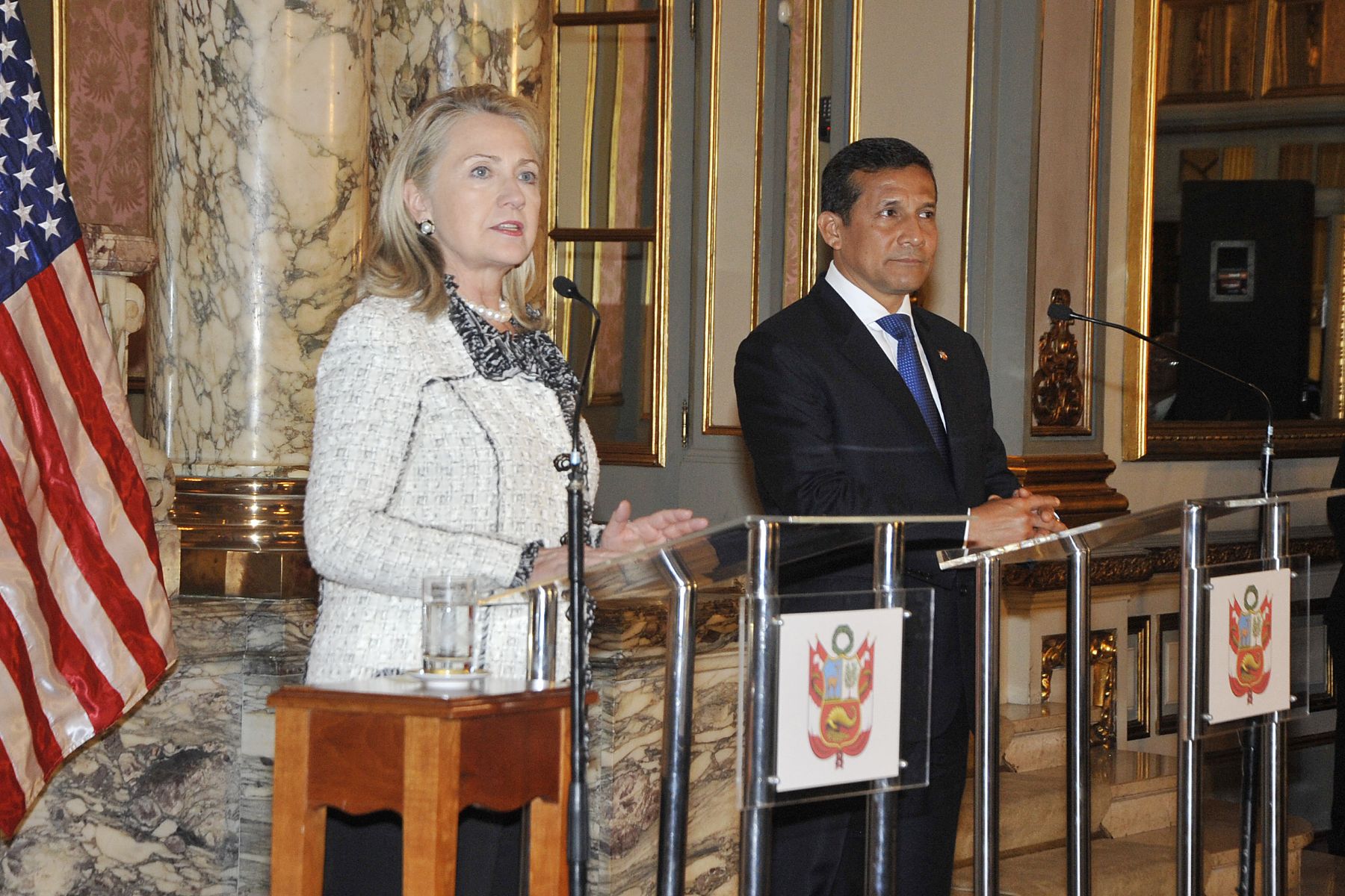 LIMA PERU 15 OCTUBRE Jefe de Estado, Ollanta Humala, recibió en audiencia a Hillary Clinton, Secretaria de Estado de los Estados Unidos
.Foto: ANDINA/Prensa Presidencia
