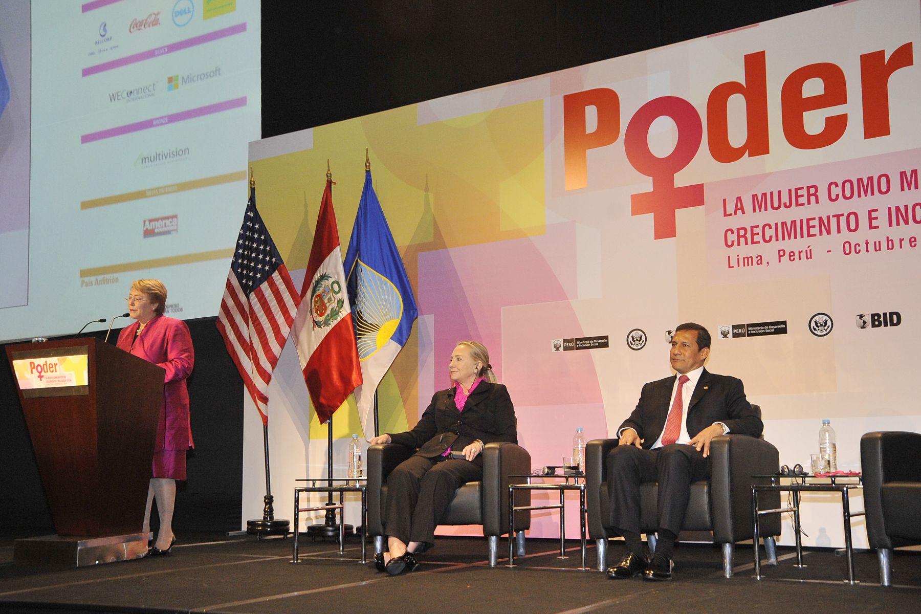 LIMA, PERU - OCTUBRE 16. Directora Ejecutiva ONU Mujeres Michelle Bachelet durante Conferencia La Mujer como motor de crecimiento e inclusion social. 
Foto: Andina/Prensa Presidencia