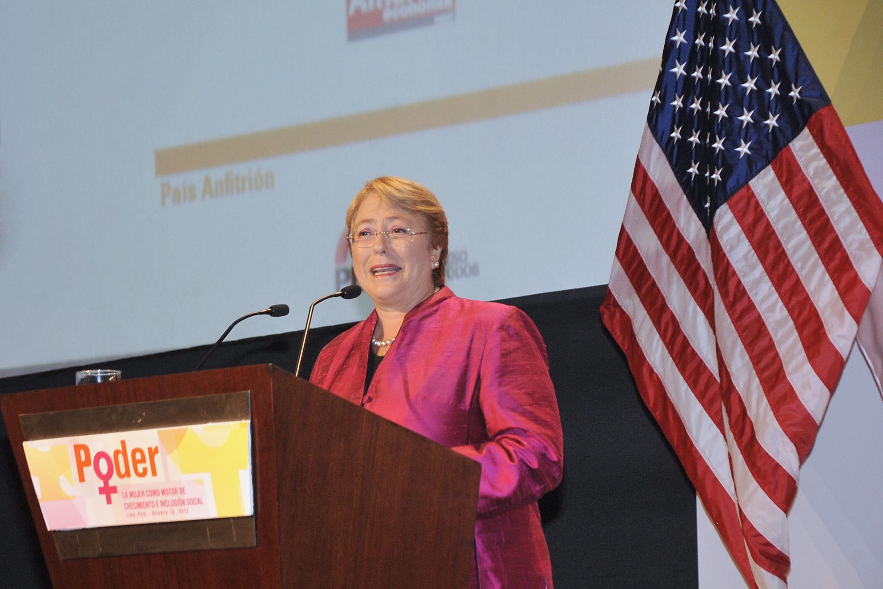 LIMA, PERU - OCTUBRE 16. Directora Ejecutiva ONU Mujeres Michelle Bachelet durante Conferencia La Mujer como motor de crecimiento e inclusion social. 
Foto: Andina/Prensa Presidencia