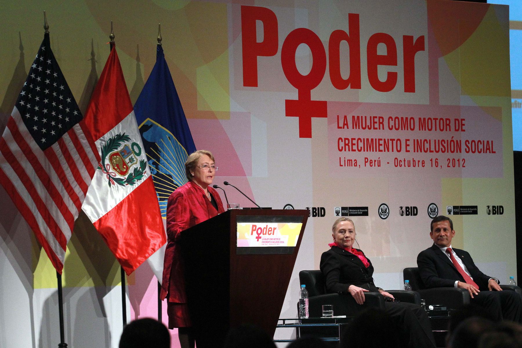 LIMA, PERU - OCTUBRE 16. Directora Ejecutiva ONU Mujeres Michelle Bachelet durante Conferencia La Mujer como motor de crecimiento e inclusion social. 
Foto: Andina/Prensa Presidencia