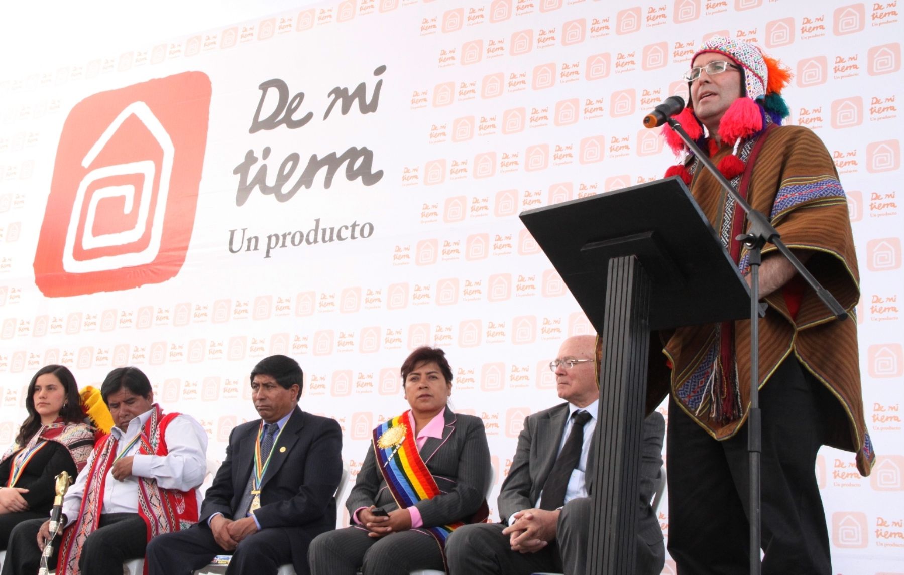 Ministro de Comercio Exterior y Turismo, José Luis Silva, presenta De mi pueblo, Un producto, en Andahuaylillas (Cusco).