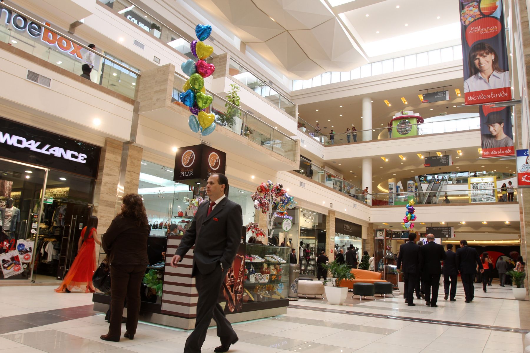 Opening day of a shopping mall in the nation
