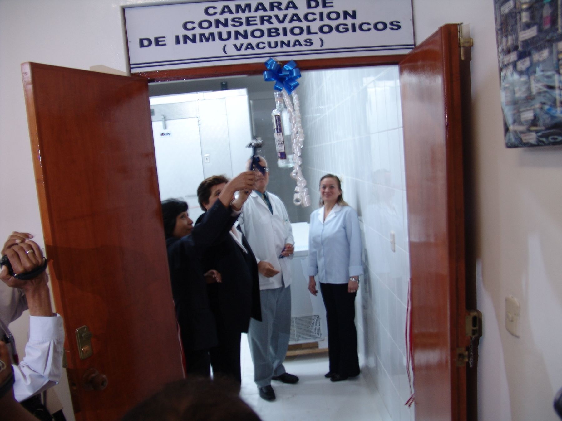Tacna, Perú - Noviembre 9. Inauguración de cámara de almacenamiento de vacunas.