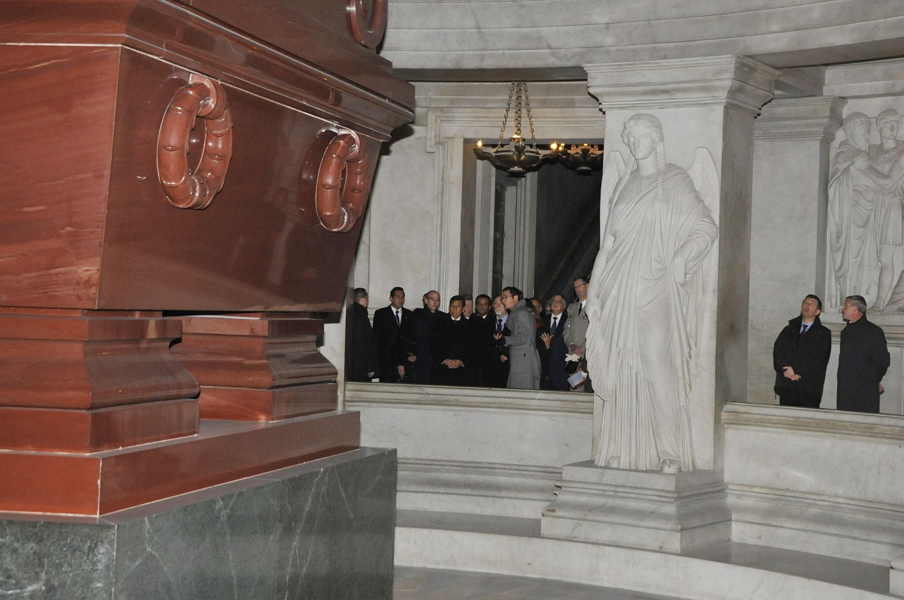 FRANCIA,PARIS-NOVIEMBRE 14. 
El Presidente Ollanta Humala Tasso, visitó el mausoleo donde se encuentra la tumba de Napoleón, en la iglesia de los Luises. En el marco de su visita oficial de trabajo en  París.
 Foto: ANDINA/Prensa Presidencia