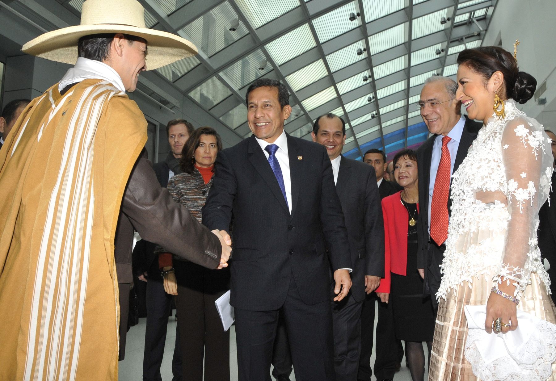 PARIS,FRANCIA-NOVIEMBRE 15. El Presidente de la República, Ollanta Humala Tasso, inició hoy el segundo día de sus actividades en Francia sosteniendo una importante reunión con integrantes de la principal asociación de empresas francesas: el MEDEF Internacional.Foto:ANDINA/Prensa Presidencia