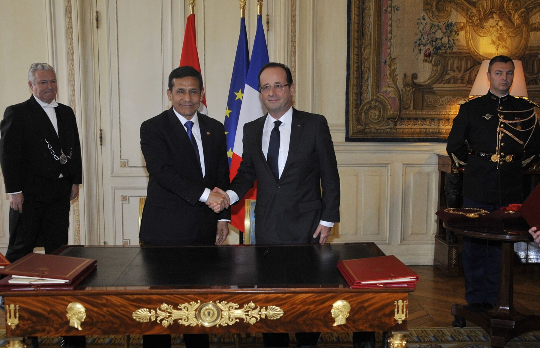 FRANCIA,PARIS-NOVIEMBRE 15.Presidente Ollanta Humala sostuvo encuentro con su homólogo francés Francois Hollande en París
Foto: ANDINA/Prensa Presidencia