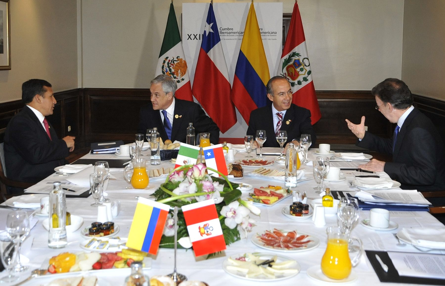 CADIZ,ESPAÑA-NOVIEMBRE 17. .En el marco de la XXII Cumbre Iberoamericana, el Presidente de la República, Ollanta Humala Tasso, participó en la V Cumbre de la Alianza del Pacífico.Foto: ANDINA/Prensa Presidencia
