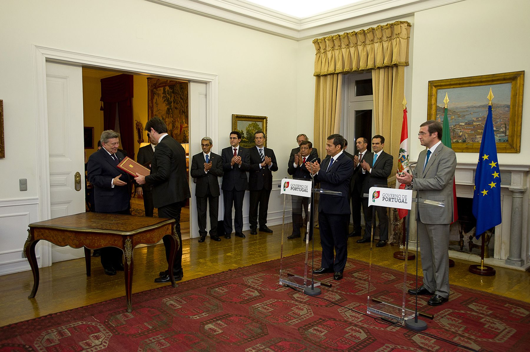LISBOA,PORTUGAL-NOVIEMBRE 19. Presidente Ollanta Humala se reunió con Primer Ministro de Portugal y participó en suscripción de acuerdos. Foto: ANDINA/Prensa Presidencia