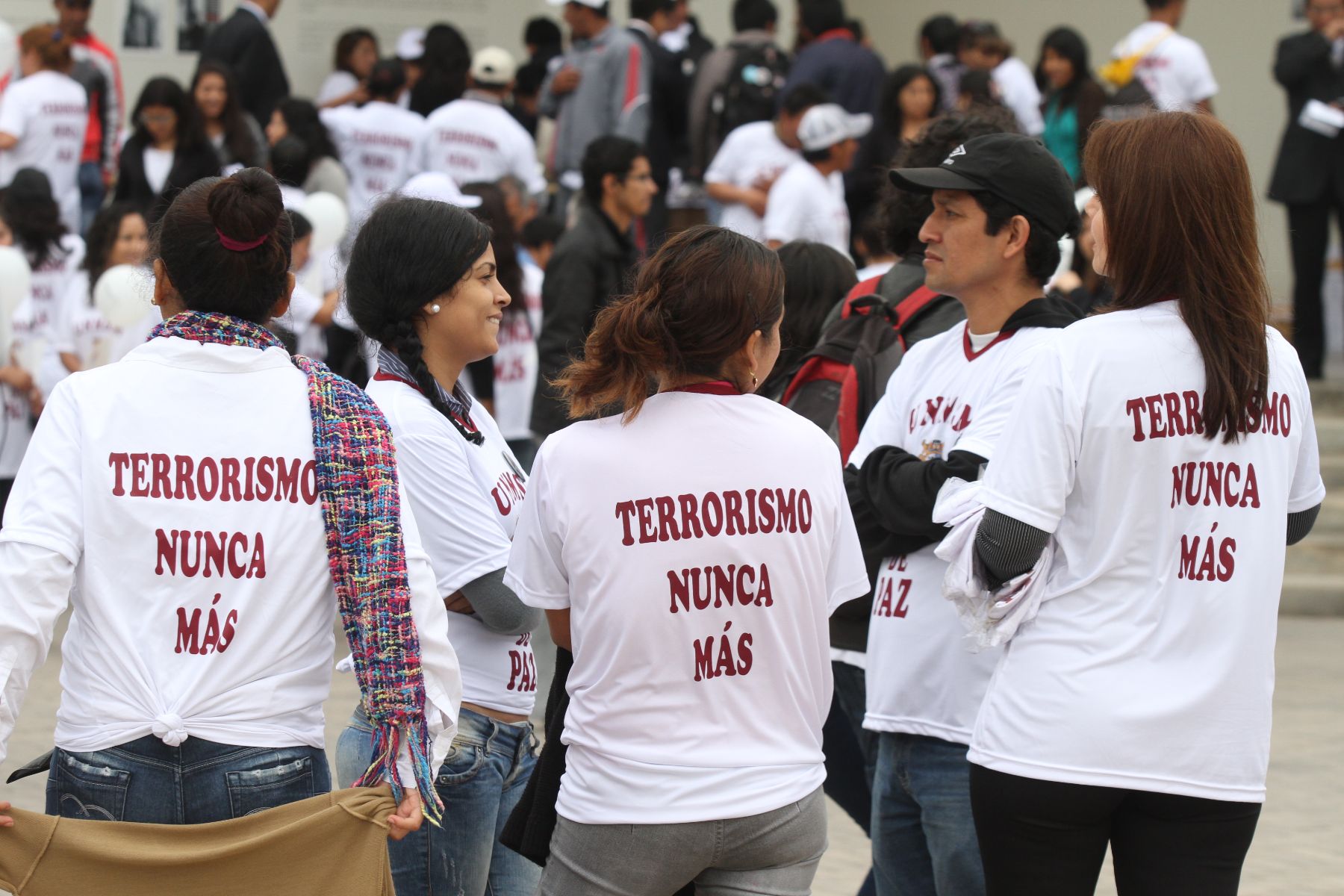 LIMA, PERU - NOVIEMBRE 20. Estudiantes de la Universidad Mayor de San Marcos se concentran en el campus de la casa de estudios para la marcha por la Paz.Foto: ANDINA/Marco del Río