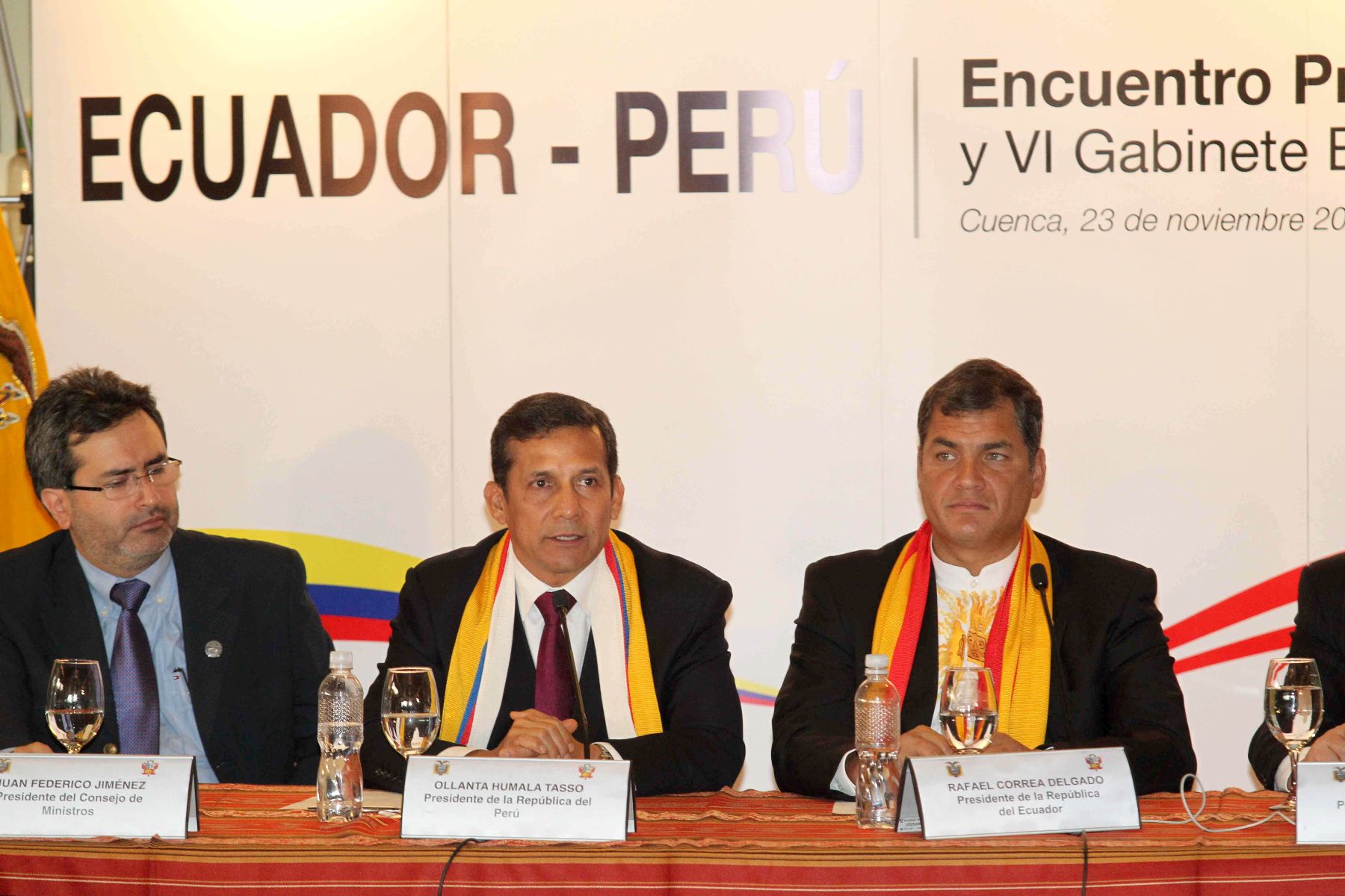 CUENCA,ECUADOR-NOVIEMBRE 23 .  Presidente peruano Ollanta Humala Tasso y su homólogo ecuatoriano Rafael Correa, encabezan el VI Encuentro Presidencial y VI reunión del Gabinete Binacional Perú-Ecuador. ANDINA/Prensa Presidencia