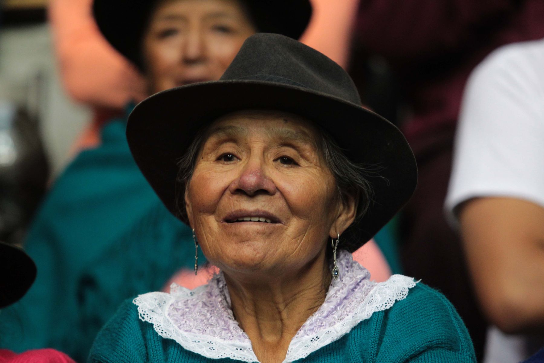 CUENCA, ECUADOR-NOVIEMBRE 23. Presidente de la República, Ollanta Humala Tasso, y su homólogo ecuatoriano Rafael Correa sostienen encuentro con la población de la ciudad de Cuenca en el Coliseo Mayor “Jefferson Pérez”. Foto: ANDINA/Prensa Presidencia