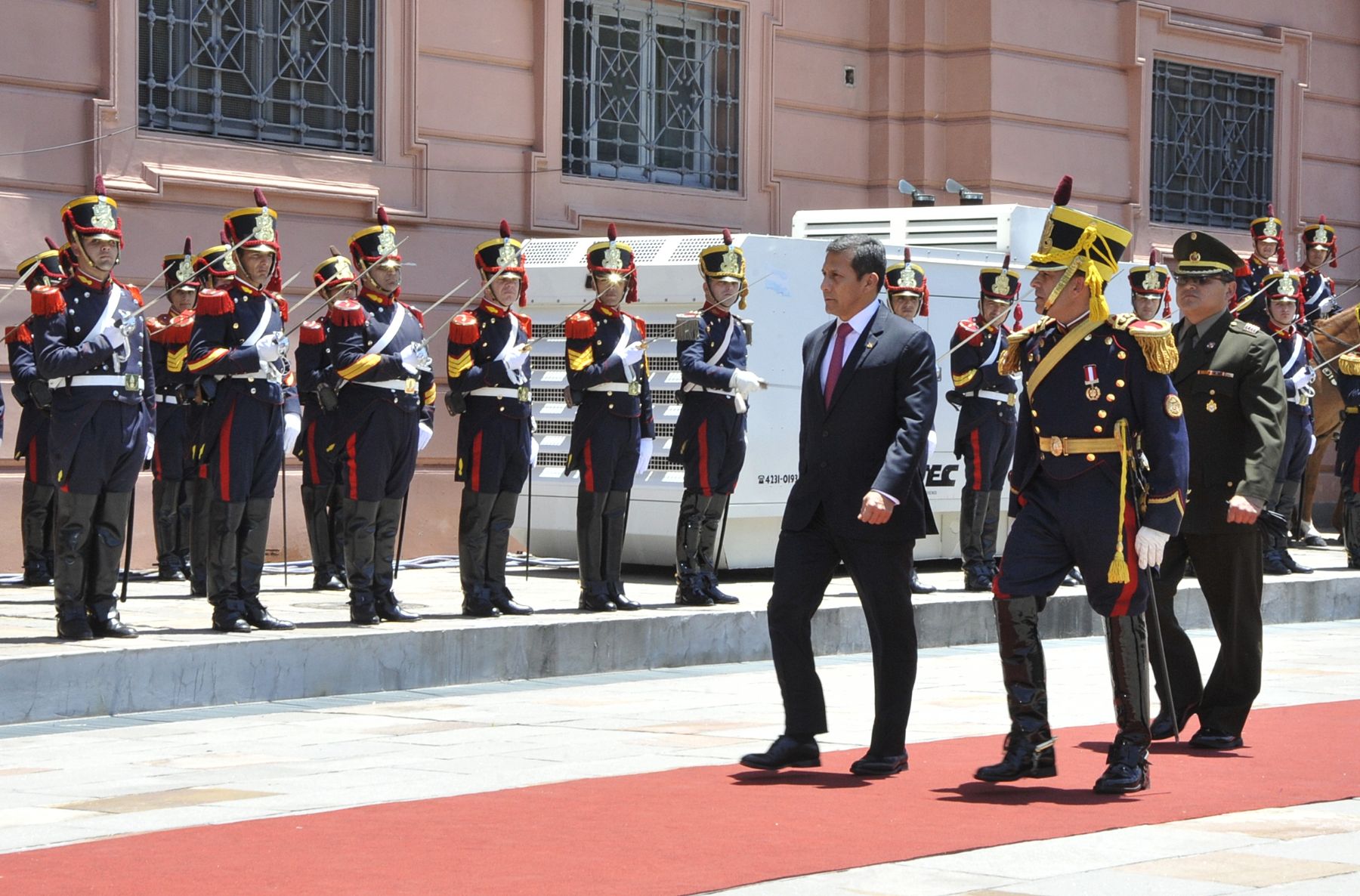 BUENOS AIRES, ARGENTINA-NOVIEMBRE 27. Presidente de la Repùblica Ollanta Humala Tasso, fue recibido, en la casa de gobierno Argentino  por su homóloga  Cristina Fernàndez.
Foto: ANDINA/ Prensa Presidencia