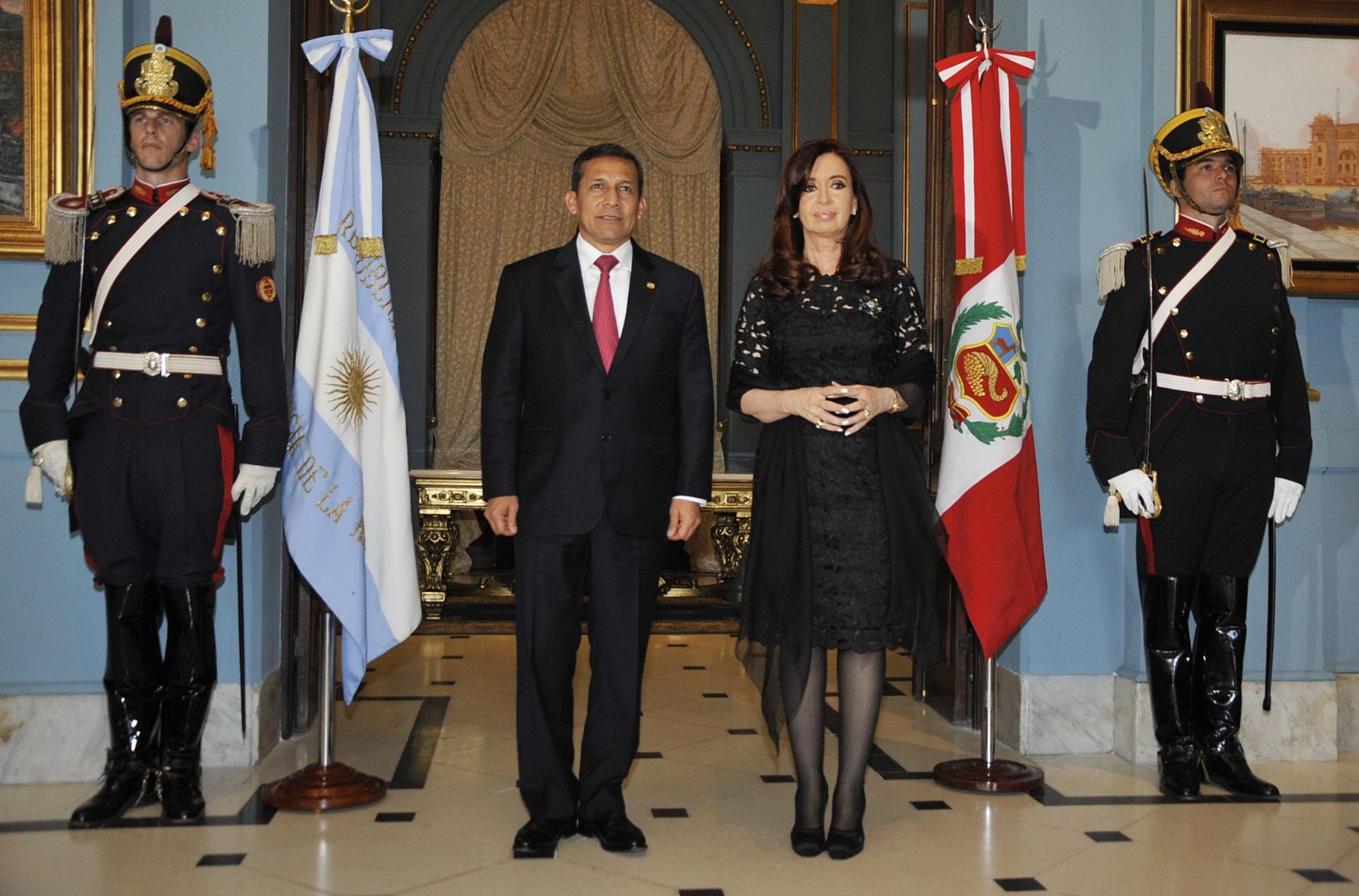 BUENOS AIRES, ARGENTINA-NOVIEMBRE 27. Presidente de la República Ollanta Humala Tasso, fue recibido, en la casa de gobierno Argentino  por su homóloga  Cristina Fernández.
Foto: ANDINA/ Prensa Presidencia