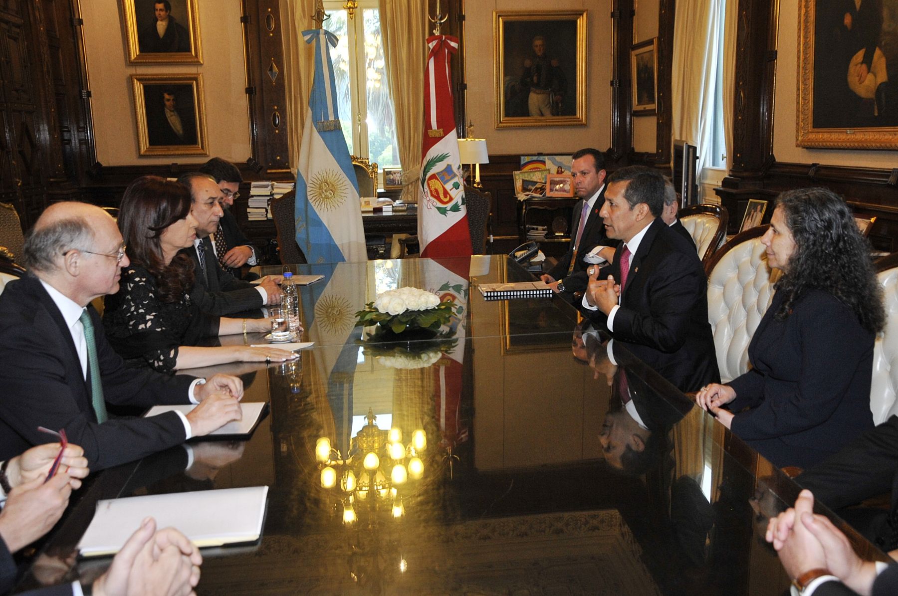 BUENOS AIRES, ARGENTINA-NOVIEMBRE 27. Presidente de la Repùblica Ollanta Humala Tasso, fue recibido, en la casa de gobierno Argentino  por su homóloga  Cristina Fernàndez.
Foto: ANDINA/ Prensa Presidencia