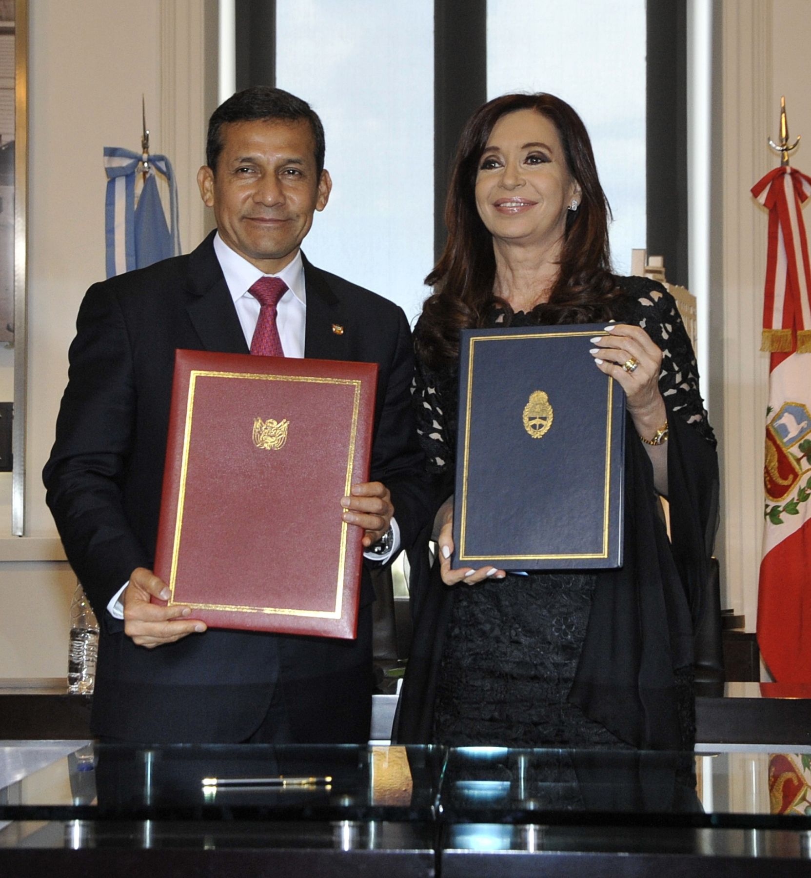 BUENOS AIRES, ARGENTINA-NOVIEMBRE 27. Suscripción  y firma de  de acuerdos entre el Presidente de la República, Ollanta Humala Tasso y su homóloga  Argentina  Cristina Fernández.
Foto: ANDINA/ Prensa Presidencia
