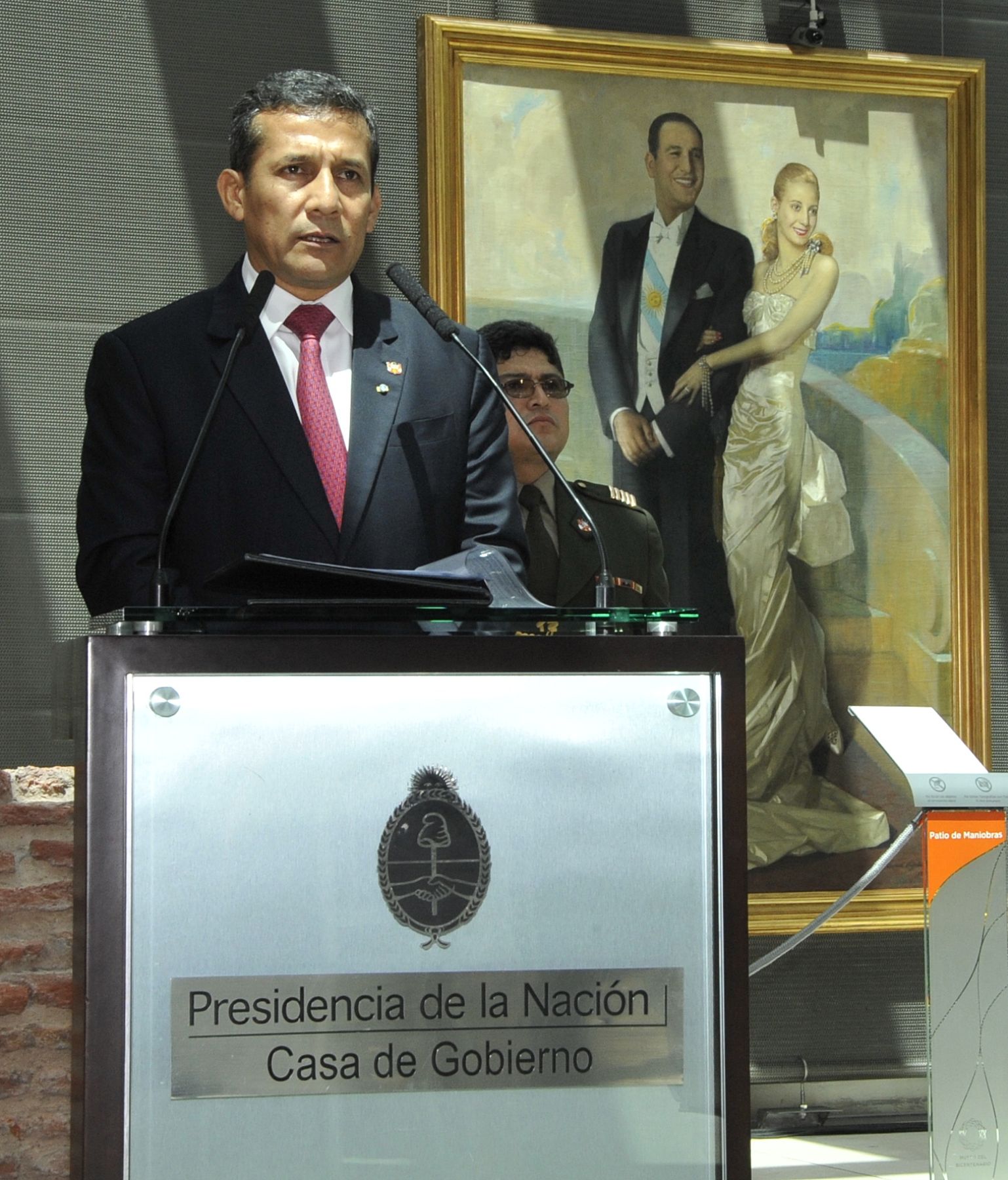 BUENOS AIRES, ARGENTINA-NOVIEMBRE 27. Presidente de la República, Ollanta Humala Tasso fue condecorado por la Presidenta Argentina;con el "Collar de la Orden del Libertador San Martín"
Foto: ANDINA/ Prensa Presidencia