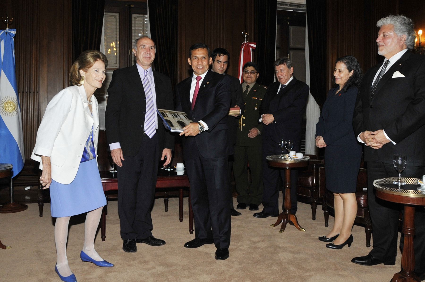 BUENOS AIRES, ARGENTINA-NOVIEMBRE 27. Presidente de la República, Ollanta Humala Tasso , visitó Corte Suprema de Argentina y se reunió con su titular, Dr. Ricardo  Luis Lorenzetti
Foto: ANDINA/ Prensa Presidencia