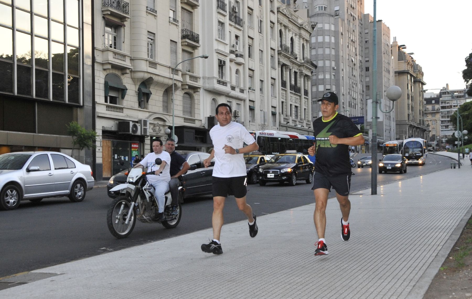 BUENOS AIRES ,ARGENTINA-NOVIEMBRE 27. Mandatario Ollanta Humala  culminó actividades en Buenos Aires trotando por la Plaza San Martín en la capital de Argentina
Foto: ANDINA/ Prensa Presidencia