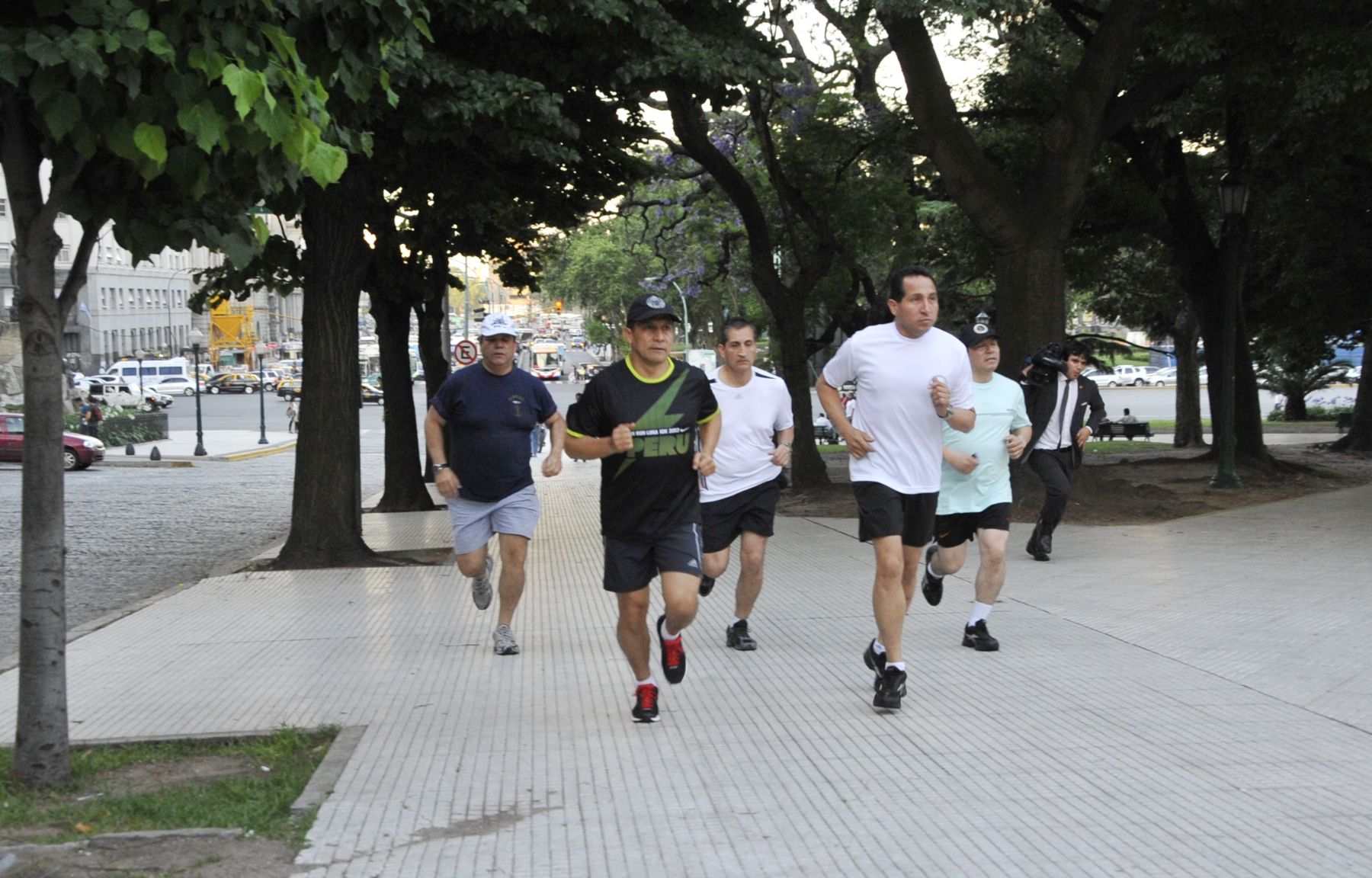 BUENOS AIRES ,ARGENTINA-NOVIEMBRE 27. Mandatario Ollanta Humala  culminó actividades en Buenos Aires trotando por la Plaza San Martín en la capital de Argentina
Foto: ANDINA/ Prensa Presidencia
