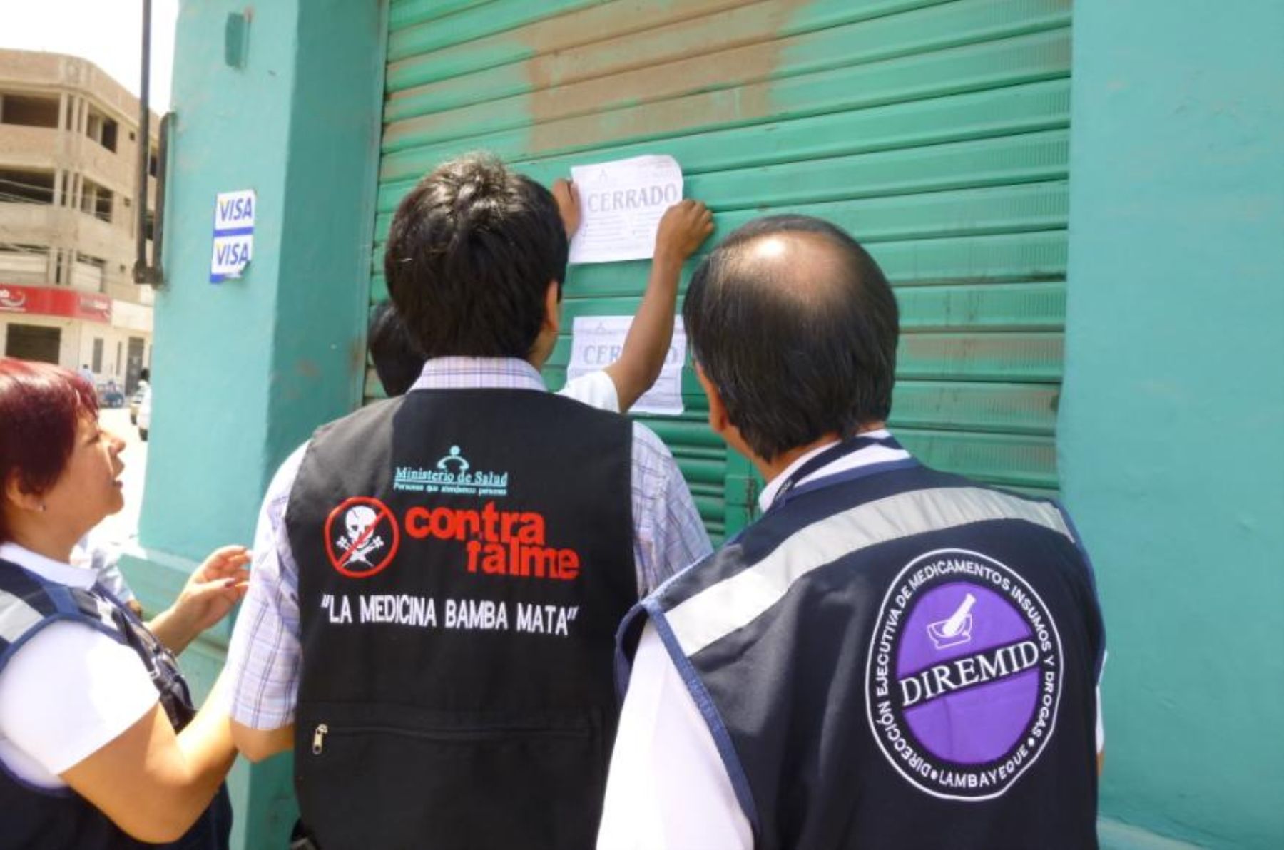 Cierran boticas que vendían medicamentos bamba cerca de hospitales de Chiclayo. Foto: Digemid.