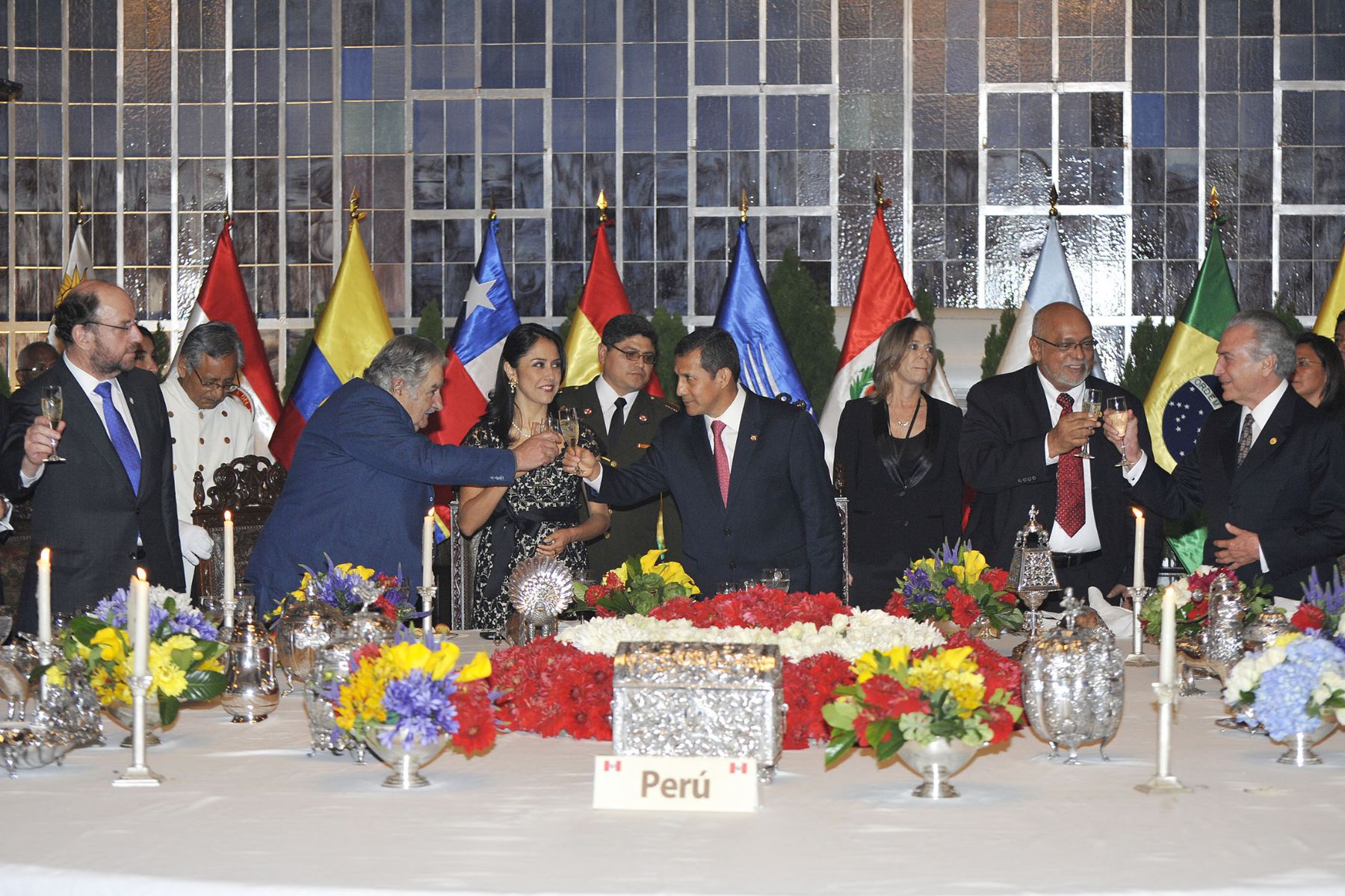 LIMA, PERU - NOVIEMBRE 30. Presidente Ollanta Humala ofreció en Palacio de Gobierno cena en honor a los jefes de delegaciones que participan en cumbre UNASUR.Foto: ANDINA/Prensa Presidencia