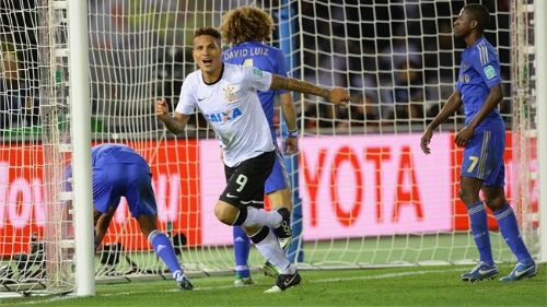Paolo Guerrero celebrando el gol del campeonato para el 