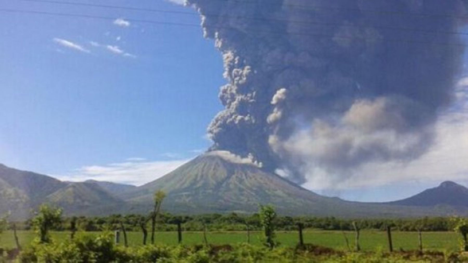 Foto: El volcán San Cristóbal, el más alto del país, con una altura de 1,745 metros sobre el nivel del mar. Cortesía / END