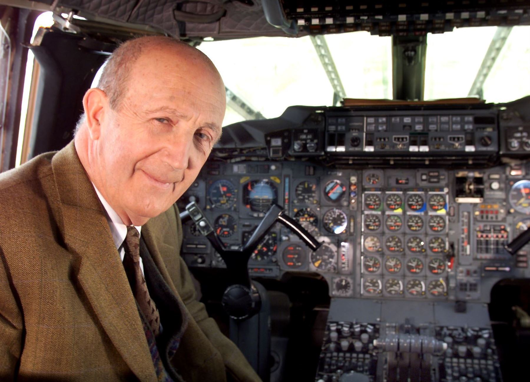Turcat, apodado "El Gran Turco" fue un pionero de la aviación, también fue director de la escuela de personal navegante de ensayos del ejército aéreo francés. Foto: AFP