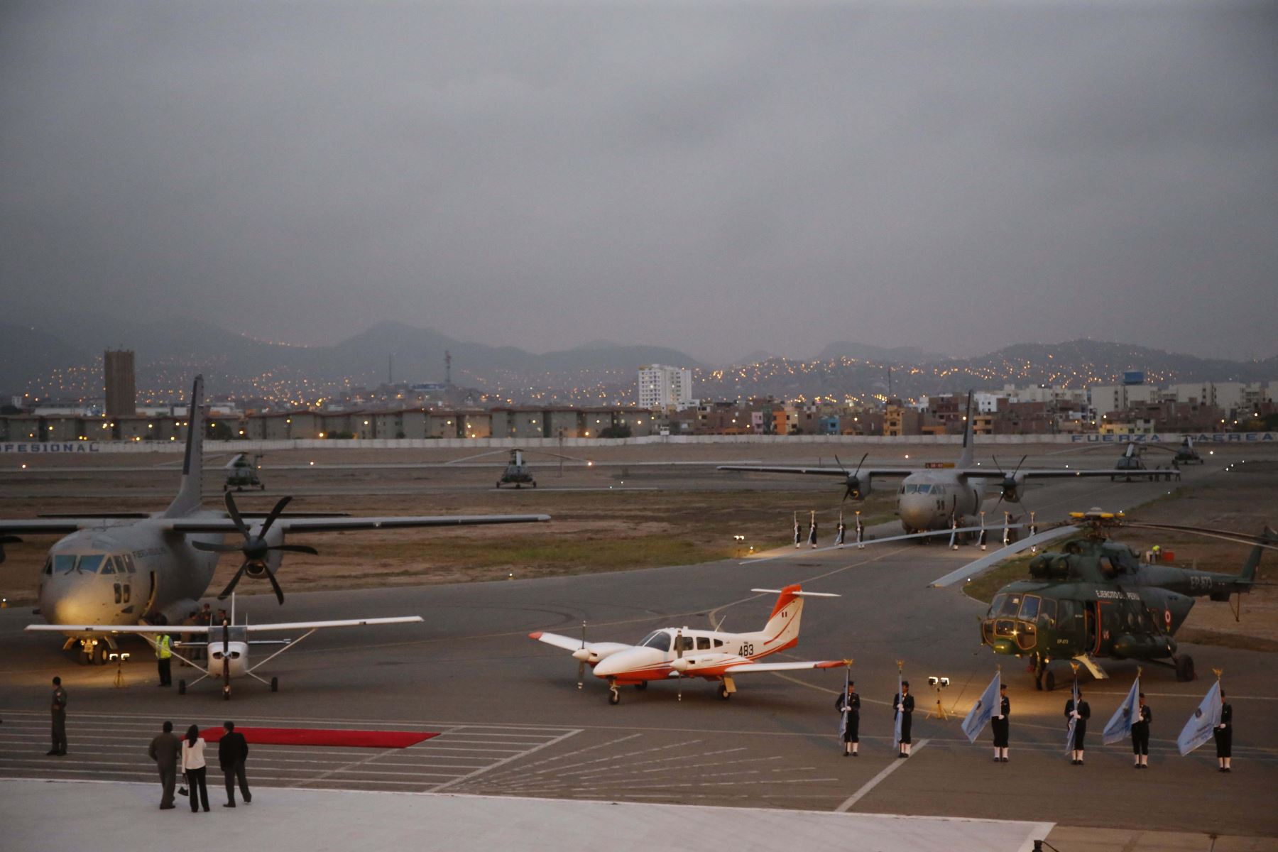 Nuevos aviones presentados como parte del proceso de modernización de la Fuerza Aérea del Perú.