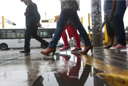 LIMA PERU, ENERO 8. Intensa llovizna sorprende a limeños. Foto: ANDINA/Melina Mejía
