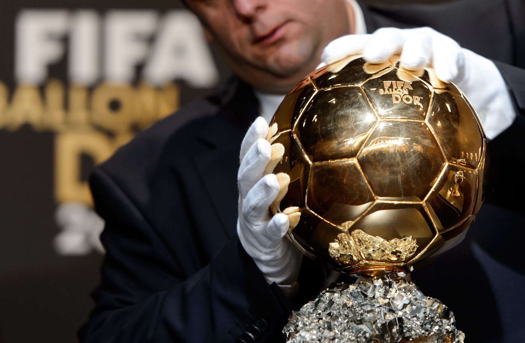 El Balón de Oro, un trofeo cincelado por la 'orfebrería de las reinas