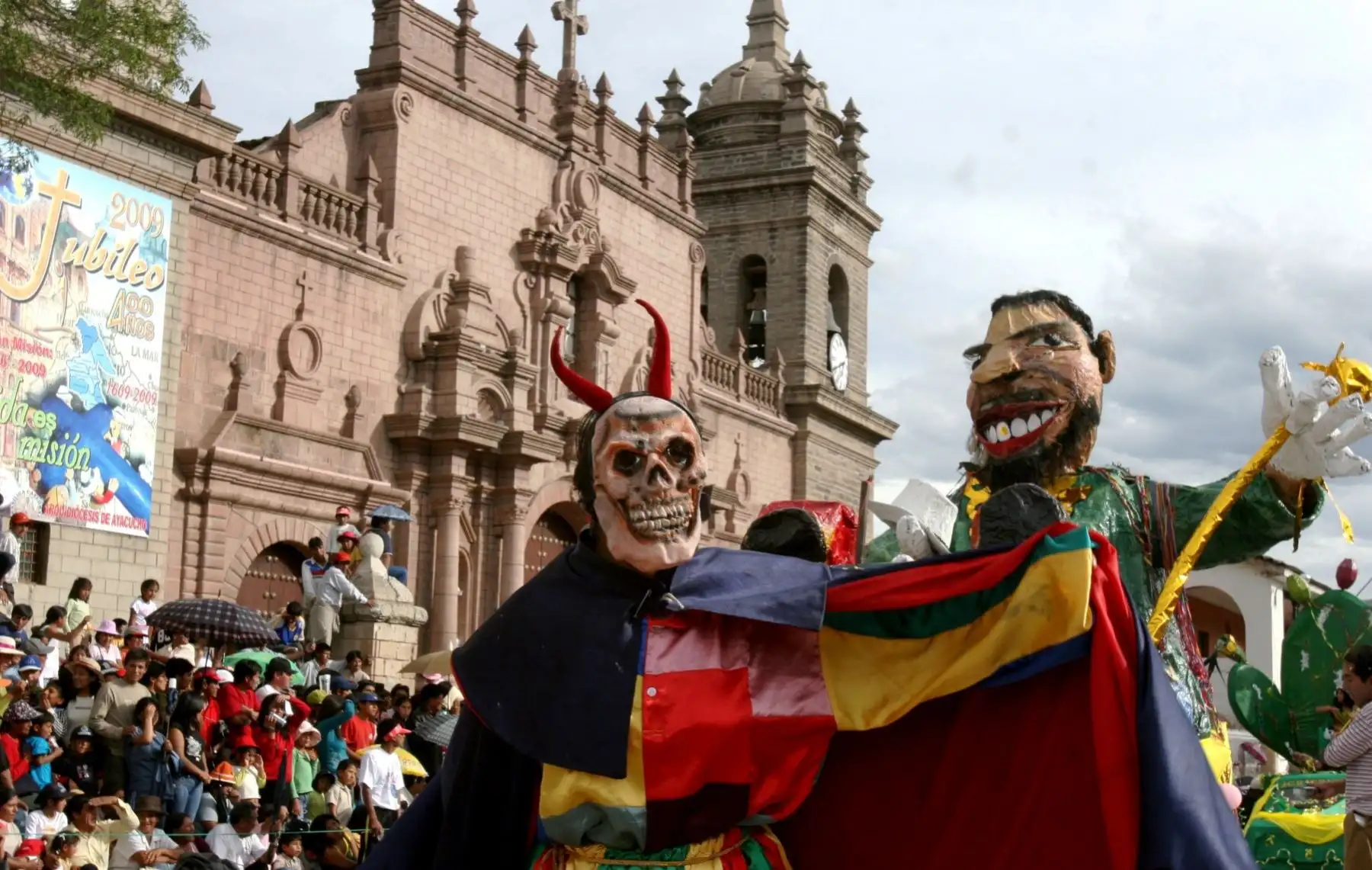 Carnaval Ayacuchano vibra hoy con ingreso triunfal del Ño Carnavalón y paseo de comparsas. ANDINA/archivo