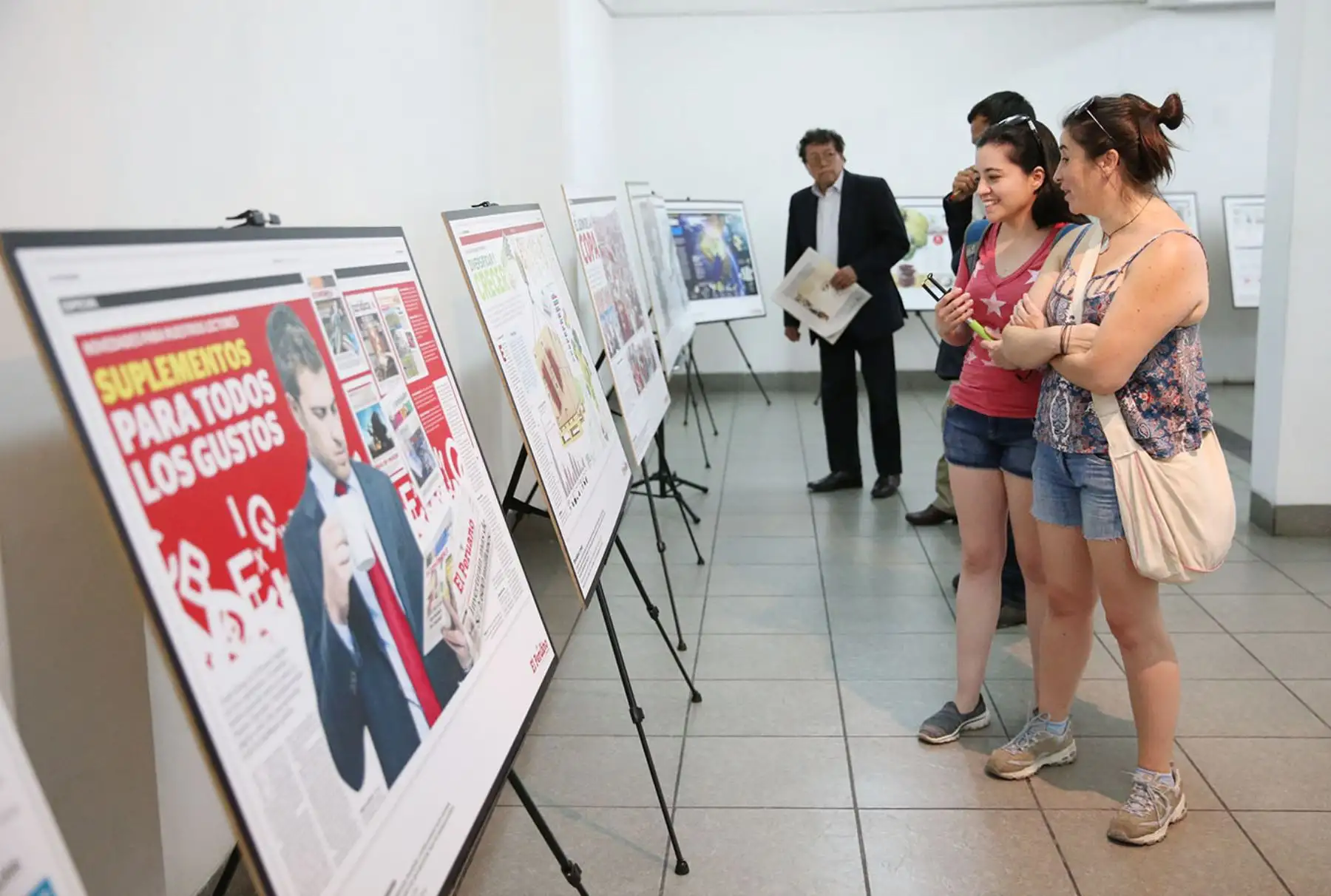AREQUIPA, PERÚ, ENERO 13. Hoy se inauguró la exposición itinerante del Diario El Peruano en la Ciudad Blanca. Foto: ANDINA/Melina Mejía