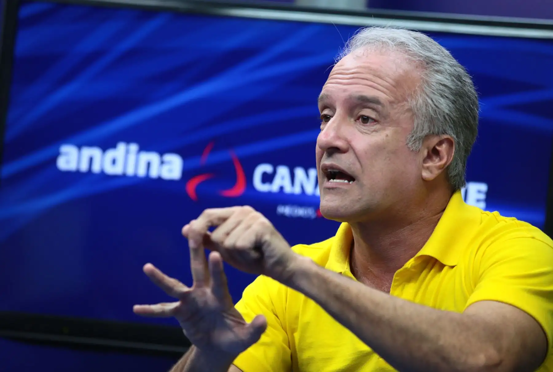 LIMA, PERÚ - ENERO 14.Candidato a la presidencia de Solidaridad Nacional, Hernando "Nano" Guerra García se presenta en programa "Mirada Electoral 2016" de Andina Canal Online.Foto: ANDINA/ Carlos Lezama