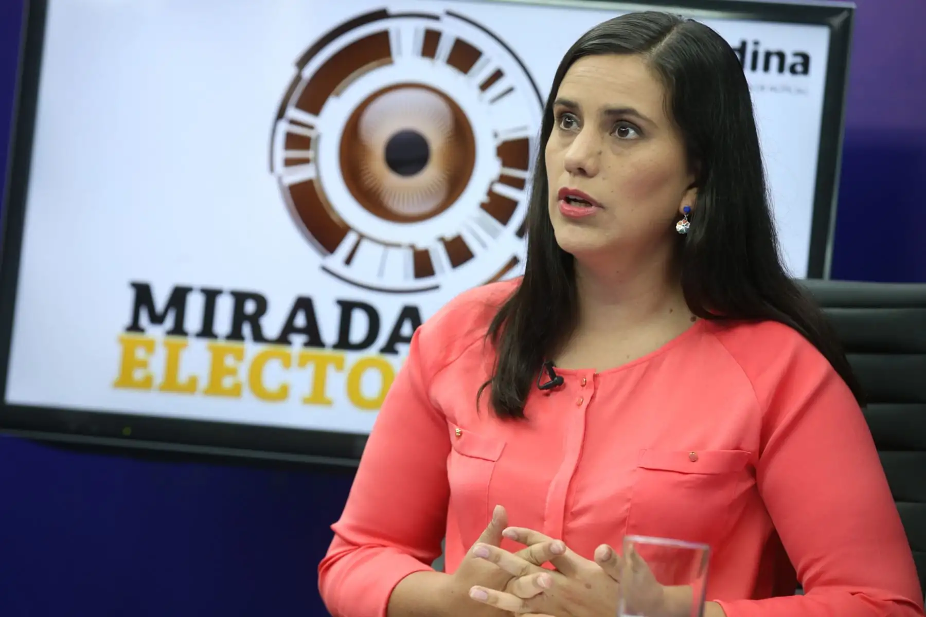 LIMA, PERÚ - ENERO 21. Veronika Mendoza, candidata presidencial, participa del programa Mirada Electoral de Tv Andina.

Foto: ANDINA/Juan Carlos Guzmán Negrini.