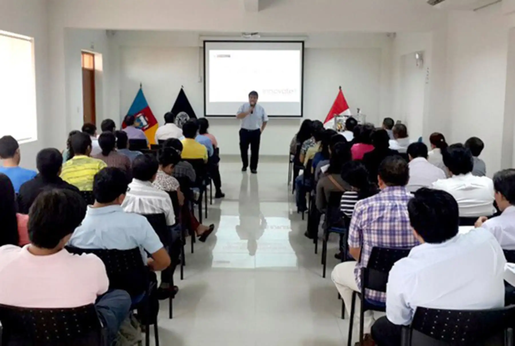 Especialistas del Programa Nacional de Innovación para la Competitividad y Productividad (Innóvate Perú), del Ministerio de la Producción (Produce), ofrecen talleres de difusión sobre concursos de Proyectos de Innovación de Empresas Individuales y Proyectos Menores de Innovación Productiva, dirigido al sector empresarial.