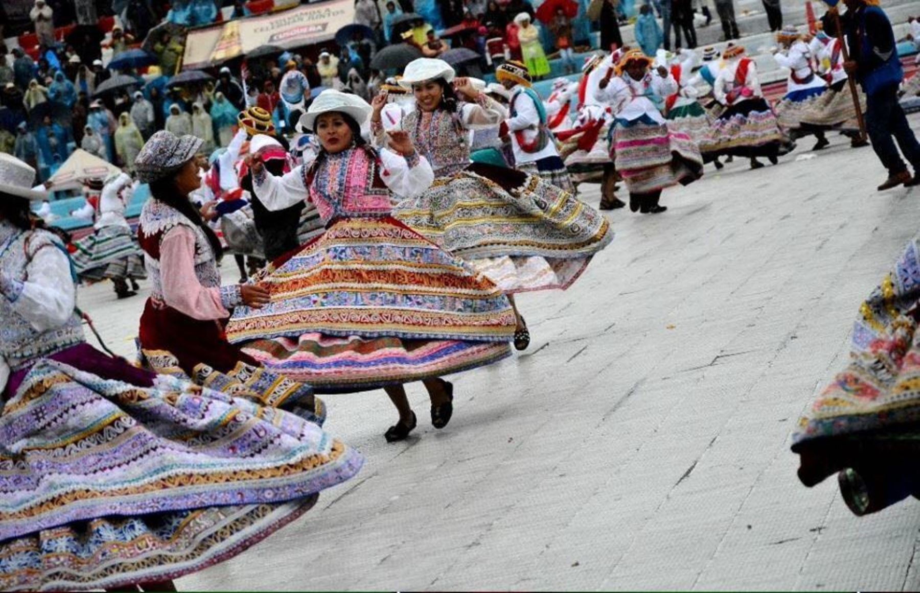 Danzarines de el Wititi participaron de Parada y Veneración en honor a la Virgen de la Candelaria de Puno. ANDINA