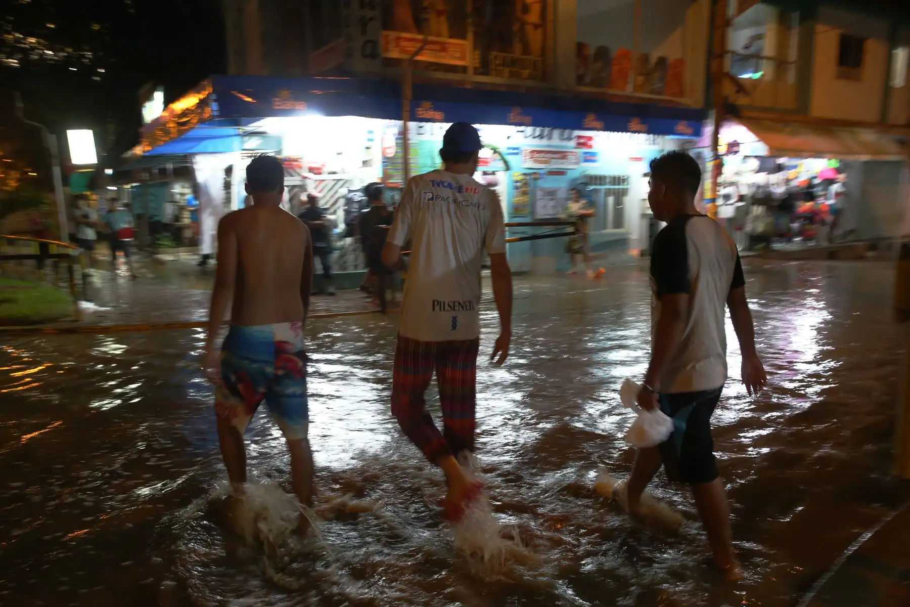 PIURA,PERÚ-FEBRERO 08. Lluvia intensa se registra desde las 4 de la tarde en el distrito de Mancora.Foto: ANDINA/archivo.