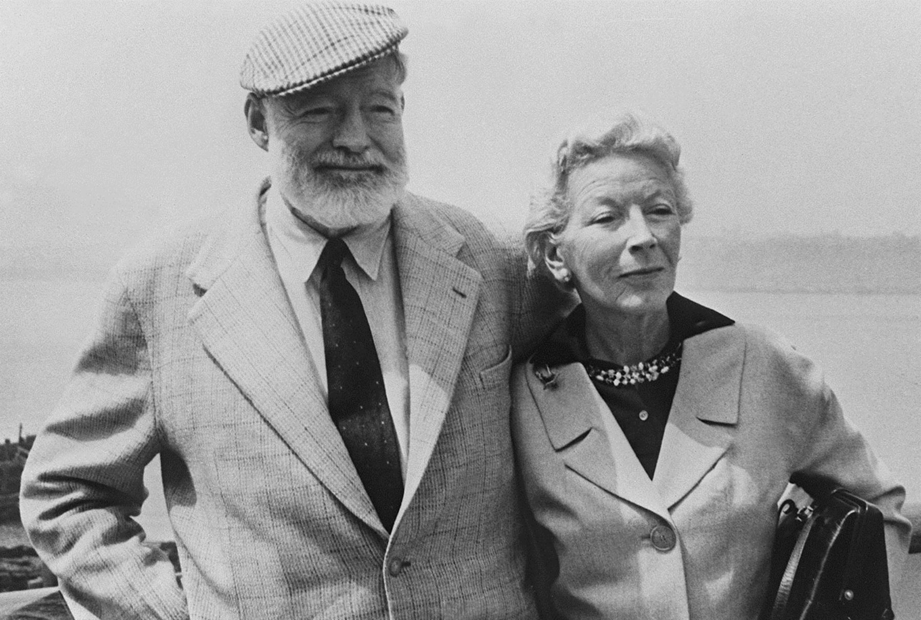 Ernest Hemingway y Mary Welsh, su cuarta esposa. Foto: AFP.