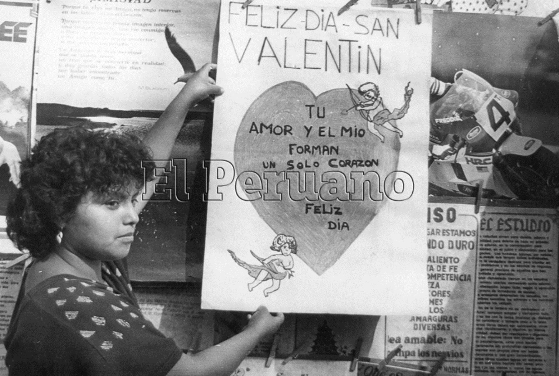 Celebrando Día de San Valentín decenas de décadas atrás en Lima.