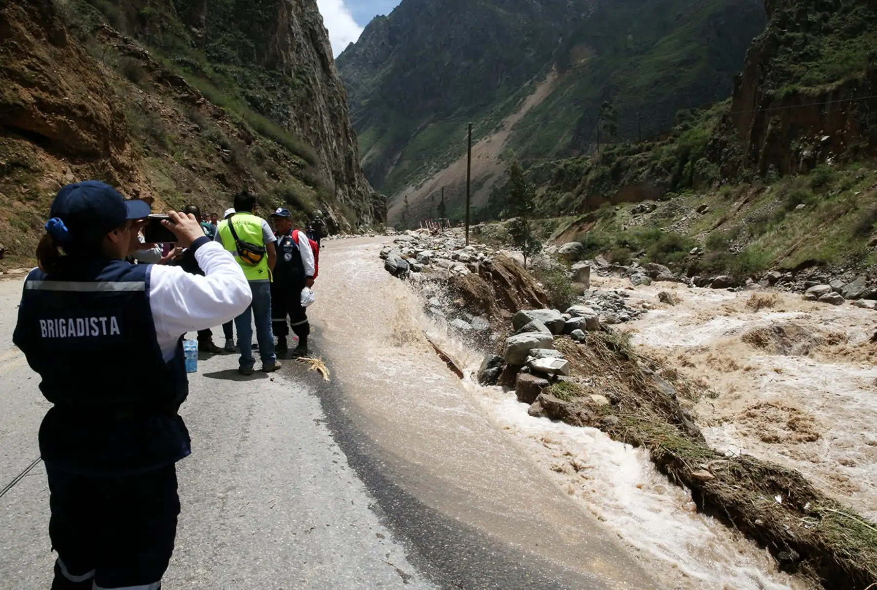 LIMA PERÚ, FEBRERO 26. Huayco en el kilometro 82 de la carretera central deja la vía bloqueada. Foto: ANDINA/Melina Mejía