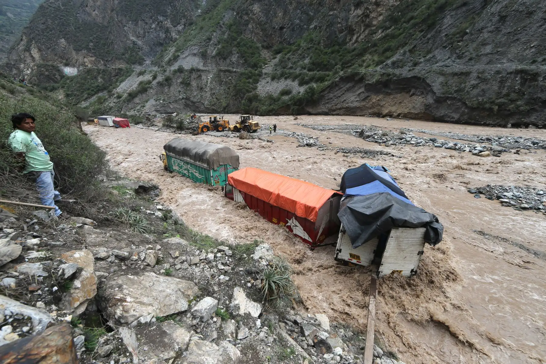 LIMA,PERÚ-MARZO 01 .  Desborde del rio Rimac en Chacahuari ,carretera central. Foto: ANDINA/Norman Córdova