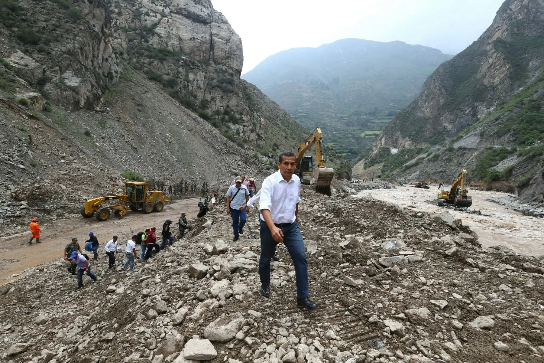 Presidente Ollanta Humala inspecciona trabajos de limpieza en la carretera Central.Foto: ANDINA/Prensa Presidencia