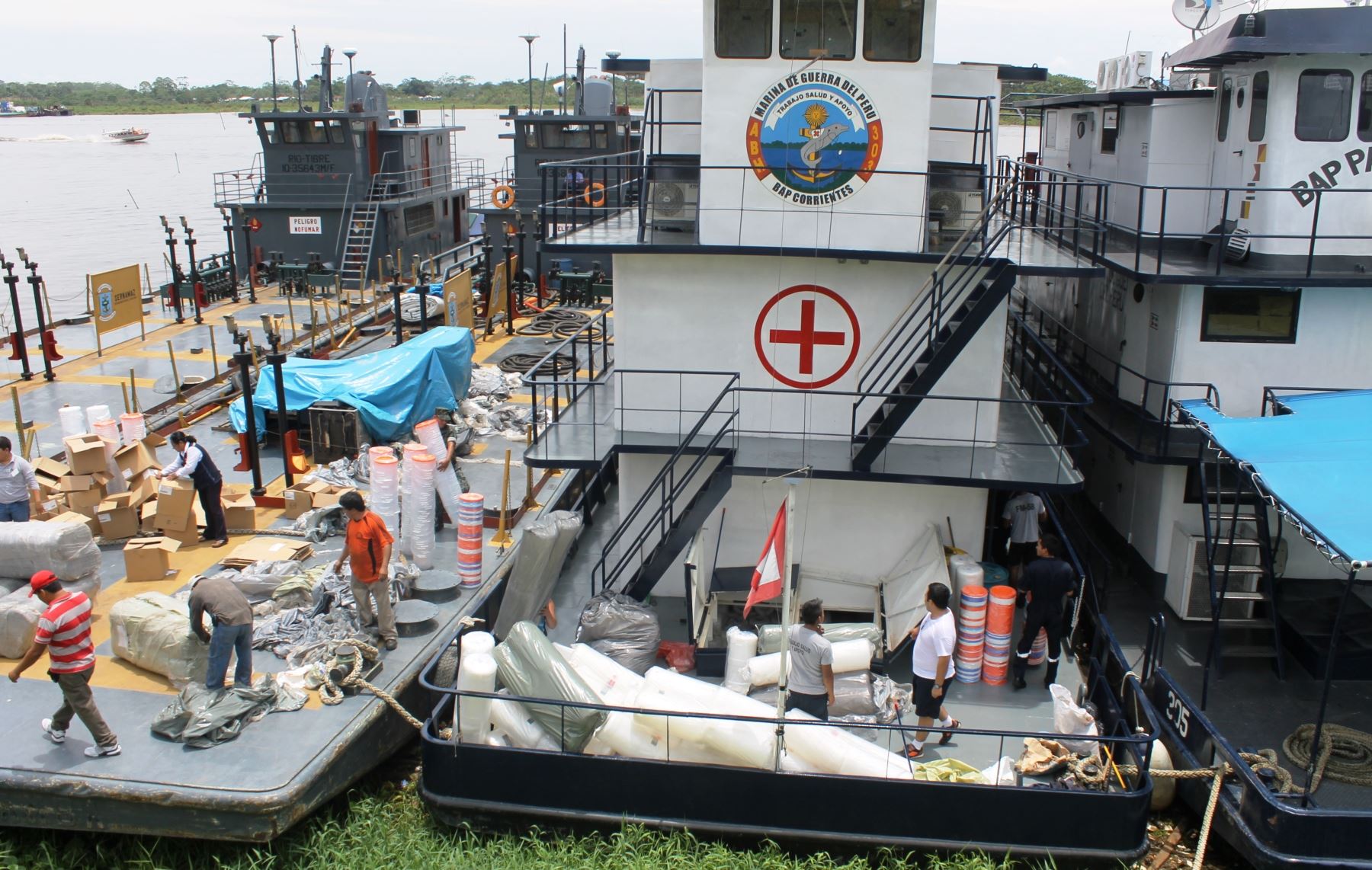 Buque de la Marina zarpó con dirección a la zona declarada en emergencia por derrame de petróleo en Loreto.