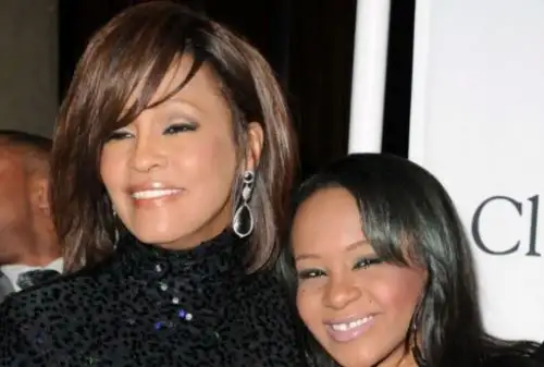 Hija de Whitney Houston murió por cóctel de drogas y ahogamiento. Foto: INTERNET/Medios